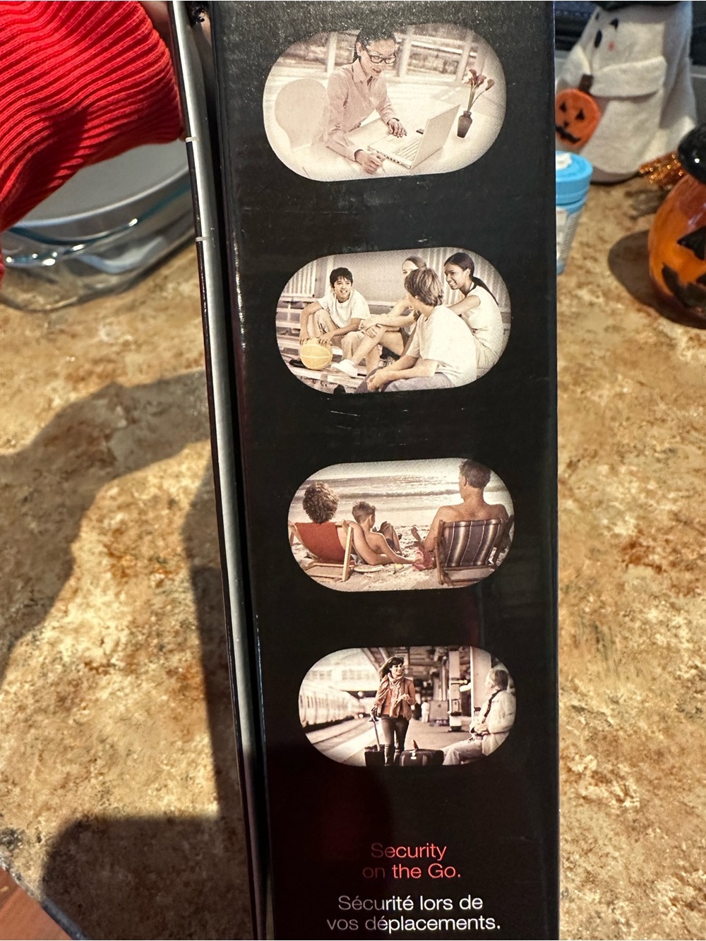 Master Lock SafeSpace Portable Combination Safe - Picture 4 of 5